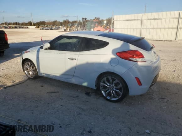 ✅ 2015 Hyundai Veloster • VIN: KMHTC6AD7FU222718 • Lot: 78081144. Wystawiony na Copart z przebiegiem 44 078 mil. Bezpłatny archiwum sprzedaży aukcyjnych z USA i szczegółowy raport historii pojazdu na DreamBid. Zdjęcie 2.