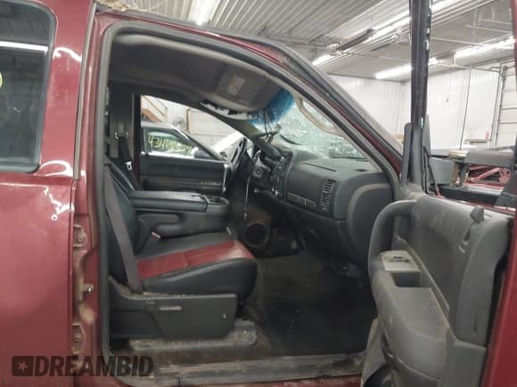 ✅ 2008 Chevrolet Silverado 2500HD LTZ • VIN: 1GCHK236X8F221994 • Лот: 43468610. Опубликован ранее на IAAI с пробегом 232 230 миль. Бесплатный доступ к архиву аукционных продаж из США и подробный отчёт об истории автомобиля на DreamBid. Изображение 5.