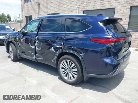 ✅ 2023 Toyota Highlander Hybrid Platinum • VIN: 5TDEBRCH4PS596582 • Lot: 42370587. Listed on IAAI with 12,144 mi. Free auction sales archive from the USA and detailed vehicle history report at DreamBid. Image 3.