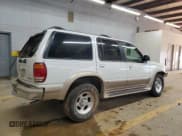 ✅ 1998 Ford Explorer XLT • VIN: 1FMZU32P2WZC01373 • Lot: 88286335. Wystawiony na Copart z przebiegiem 213 872 mil. Bezpłatny archiwum sprzedaży aukcyjnych z USA i szczegółowy raport historii pojazdu na DreamBid. Zdjęcie 3.
