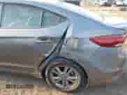 2018 Hyundai Elantra SEL z VIN KMHD84LF6JU606328, wystawiony jako IAAI lot #43534275 z przebiegiem 114 911 mil mil oraz . Historia ofert i sprzedaży dostępna na DreamBid. Obrazek 6.