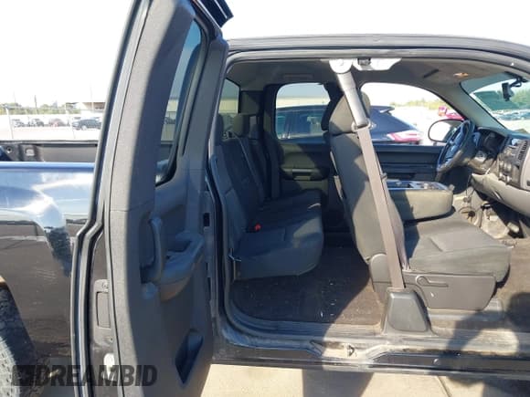 ✅ 2012 Chevrolet Silverado 1500 LS • VIN: 1GCRCREA7CZ302048 • Lot: 43437230. Wystawiony na IAAI z przebiegiem 206 561 mil. Bezpłatny archiwum sprzedaży aukcyjnych z USA i szczegółowy raport historii pojazdu na DreamBid. Zdjęcie 8.