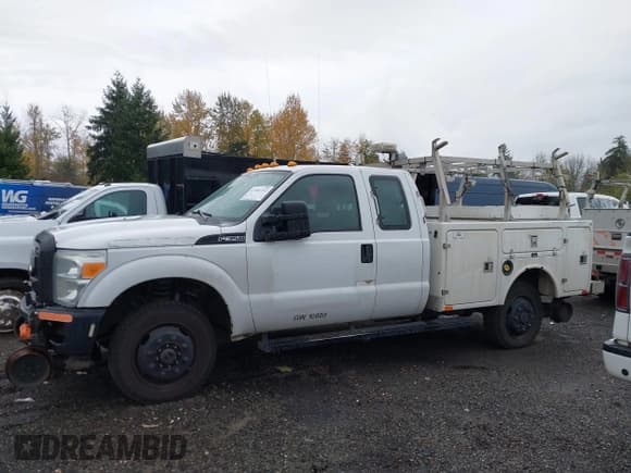✅ 2011 Ford F-350 • VIN: 1FD7X3B63BEC03804 • Lot: 43583747. Listed on IAAI with 271,246 mi. Free auction sales archive from the USA and detailed vehicle history report at DreamBid. Image 14.