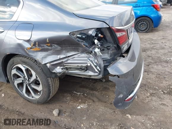 ✅ 2016 Honda Accord EX • VIN: 1HGCR2F73GA145185 • Lot: 41897776. Listed on IAAI with 110,511 mi. Free auction sales archive from the USA and detailed vehicle history report at DreamBid. Image 18.