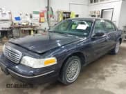 ✅ 2002 Ford Crown Victoria Standard • VIN: 2FAFP73W72X150471 • Lot: 42808528. Wystawiony na IAAI z przebiegiem 107 858 mil. Bezpłatny archiwum sprzedaży aukcyjnych z USA i szczegółowy raport historii pojazdu na DreamBid. Zdjęcie 17.