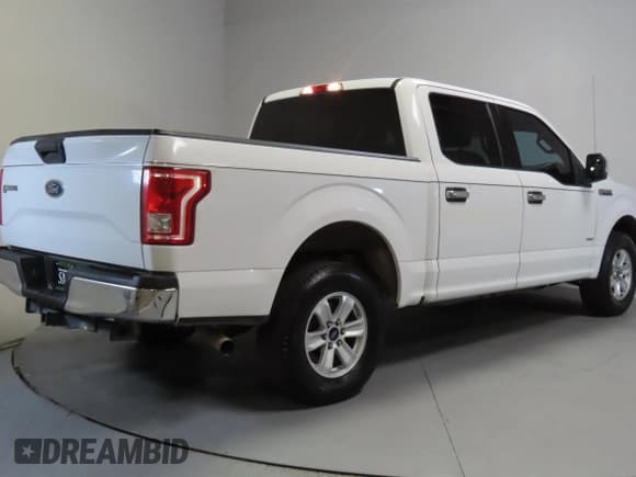 ✅ 2015 Ford F-150 XL • VIN: 1FTEW1CG0FKD61342 • Lot: 53910725. Wystawiony na Copart z przebiegiem 113 798 mil. Bezpłatny archiwum sprzedaży aukcyjnych z USA i szczegółowy raport historii pojazdu na DreamBid. Zdjęcie 3.