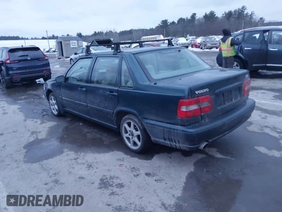 ✅ 1998 Volvo S70 • VIN: YV1LS5587W1512287 • Lot: 43887147. Listed on IAAI with 174,055 mi. Free auction sales archive from the USA and detailed vehicle history report at DreamBid. Image 3.