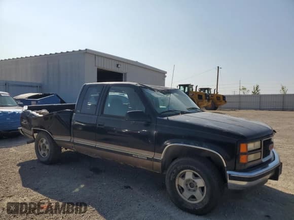 ✅ 1998 GMC Sierra 1500 • VIN: 2GTEK19R6W1553174 • Лот: 71101985. Опубликован ранее на Copart с пробегом 164 198 миль. Бесплатный доступ к архиву аукционных продаж из США и подробный отчёт об истории автомобиля на DreamBid. Изображение 4.