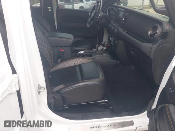 ✅ 2020 Jeep Wrangler Unlimited Sahara Altitude • VIN: 1C4HJXEG5LW346545 • Lot: 43300539. Listed on IAAI with 34,959 mi. Free auction sales archive from the USA and detailed vehicle history report at DreamBid. Image 5.