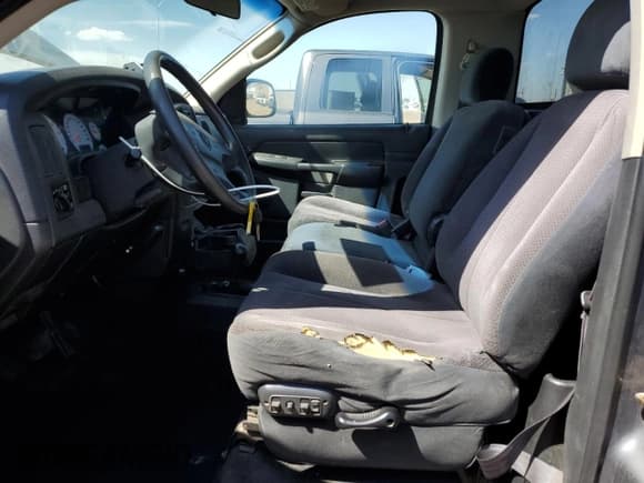 ✅ 2003 Dodge 1500 ST • VIN: 1D7HU16D53J613758 • Лот: 56729015. Опубликован ранее на Copart с пробегом 181 682 миль. Бесплатный доступ к архиву аукционных продаж из США и подробный отчёт об истории автомобиля на DreamBid. Изображение 7.