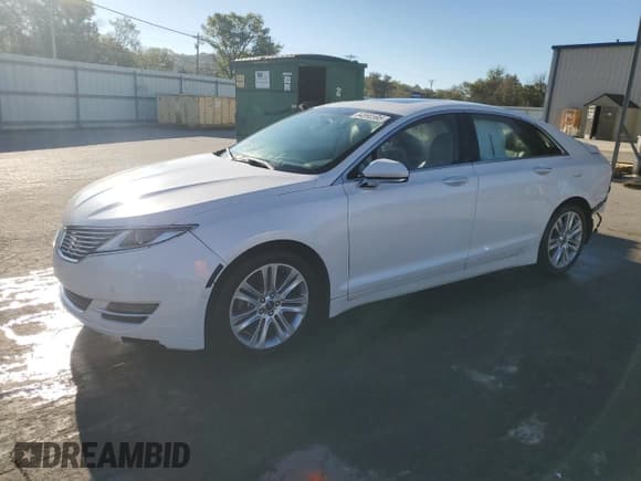 ✅ 2016 Lincoln MKZ • VIN: 3LN6L2JKXGR631793 • Lot: 84890595. Wystawiony na Copart z przebiegiem 80 881 mil. Bezpłatny archiwum sprzedaży aukcyjnych z USA i szczegółowy raport historii pojazdu na DreamBid. Zdjęcie 1.