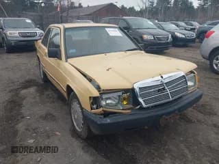 ✅ 1986 Mercedes-Benz 190 E • VIN: WDBDA24D9GF157071 • Lot: 43759486. Wystawiony na IAAI z przebiegiem 151 432 mil. Bezpłatny archiwum sprzedaży aukcyjnych z USA i szczegółowy raport historii pojazdu na DreamBid. Zdjęcie 6.