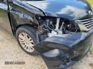 ✅ 2013 Toyota Sienna XLE AAS • VIN: 5TDYK3DC2DS397670 • Lot: 42716734. Wystawiony na IAAI z przebiegiem 284 806 mil. Bezpłatny archiwum sprzedaży aukcyjnych z USA i szczegółowy raport historii pojazdu na DreamBid. Zdjęcie 6.