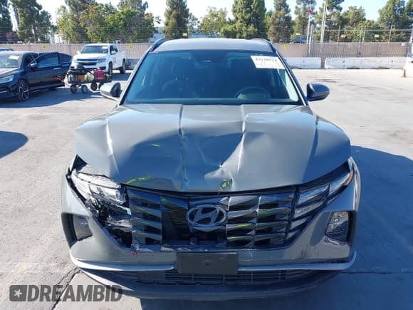 ✅ 2024 Hyundai Tucson SEL • VIN: 5NMJBCDE2RH405327 • Lot: 43228524. Listed on IAAI with 47,629 mi. Free auction sales archive from the USA and detailed vehicle history report at DreamBid. Image 12.