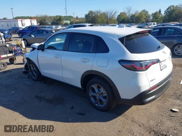 ✅ 2026 Honda HR-V LX • VIN: 3CZRZ2H39TM710470 • Лот: 43413214. Опубликован ранее на IAAI с пробегом 652 миль. Бесплатный доступ к архиву аукционных продаж из США и подробный отчёт об истории автомобиля на DreamBid. Изображение 3.