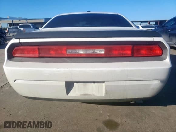 ✅ 2010 Dodge Challenger SE • VIN: 2B3CJ4DV4AH278888 • Лот: 85387995. Опубликован ранее на Copart с пробегом 189 727 миль. Бесплатный доступ к архиву аукционных продаж из США и подробный отчёт об истории автомобиля на DreamBid. Изображение 6.