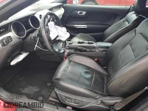 ✅ 2020 Ford Mustang EcoBoost Premium • VIN: 1FATP8UHXL5127441 • Lot: 82107025. Listed on Copart with 30,596 mi. Free auction sales archive from the USA and detailed vehicle history report at DreamBid. Image 7.