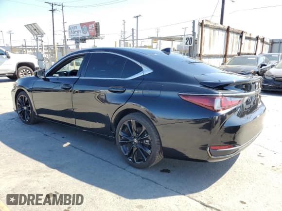 ✅ 2022 Lexus ES 250 • VIN: 58AG11D15NU009821 • Лот: 84415545. Опубликован ранее на Copart с пробегом 12 444 миль. Бесплатный доступ к архиву аукционных продаж из США и подробный отчёт об истории автомобиля на DreamBid. Изображение 2.