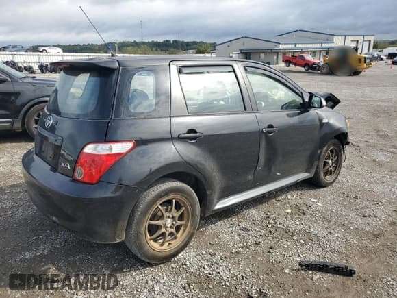 ✅ 2006 Scion xA • VIN: JTKKT624260143925 • Лот: 82128055. Опубликован ранее на Copart с пробегом 210 619 миль. Бесплатный доступ к архиву аукционных продаж из США и подробный отчёт об истории автомобиля на DreamBid. Изображение 3.