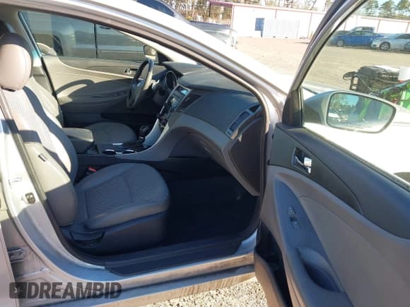 ✅ 2012 Hyundai Sonata Limited • VIN: 5NPEC4AC5CH453776 • Lot: 43693910. Wystawiony na IAAI z przebiegiem 313 575 mil. Bezpłatny archiwum sprzedaży aukcyjnych z USA i szczegółowy raport historii pojazdu na DreamBid. Zdjęcie 5.