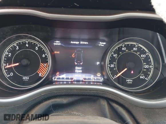 ✅ 2014 Jeep Cherokee Trailhawk • VIN: 1C4PJMBS3EW182198 • Lot: 43505854. Wystawiony na IAAI z przebiegiem 146 044 mil. Bezpłatny archiwum sprzedaży aukcyjnych z USA i szczegółowy raport historii pojazdu na DreamBid. Zdjęcie 7.