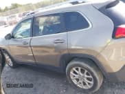 ✅ 2016 Jeep Cherokee 75th Anniversary • VIN: 1C4PJLCS6GW319257 • Лот: 42507696. Опубликован ранее на IAAI с пробегом 143 000 миль. Бесплатный доступ к архиву аукционных продаж из США и подробный отчёт об истории автомобиля на DreamBid. Изображение 14.