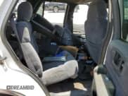 ✅ 1999 Chevrolet Blazer Trailblazer • VIN: 1GNDT13W6X2193629 • Lot: 51184702. Wystawiony na Copart z przebiegiem Nie podano. Bezpłatny archiwum sprzedaży aukcyjnych z USA i szczegółowy raport historii pojazdu na DreamBid. Zdjęcie 6.