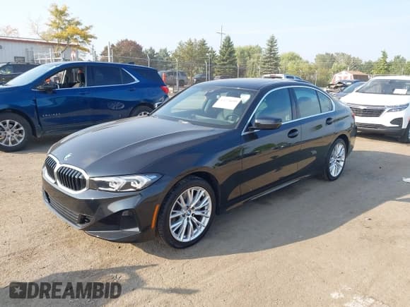 ✅ 2024 BMW 3 Series 330i xDrive • VIN: 3MW89FF02R8D93227 • Лот: 43274650. Опубликован ранее на IAAI с пробегом 34 567 миль. Бесплатный доступ к архиву аукционных продаж из США и подробный отчёт об истории автомобиля на DreamBid. Изображение 2.
