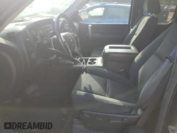 ✅ 2008 Chevrolet Silverado 2500HD 1LT • VIN: 1GCHK29K38E175855 • Lot: 71633335. Wystawiony na Copart z przebiegiem 94 480 mil. Bezpłatny archiwum sprzedaży aukcyjnych z USA i szczegółowy raport historii pojazdu na DreamBid. Zdjęcie 7.