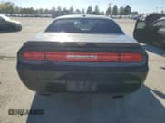 ✅ 2013 Dodge Challenger R/T Classic • VIN: 2C3CDYBT5DH652366 • Lot: 90878335. Wystawiony na Copart z przebiegiem 45 048 mil. Bezpłatny archiwum sprzedaży aukcyjnych z USA i szczegółowy raport historii pojazdu na DreamBid. Zdjęcie 6.