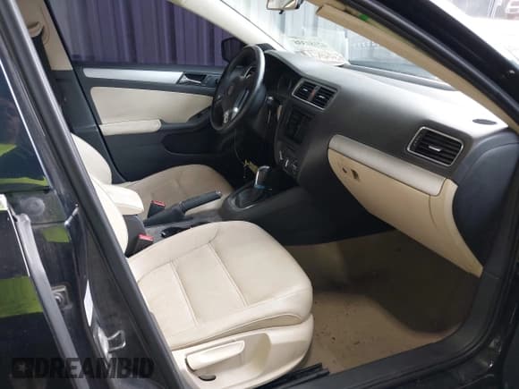 ✅ 2012 Volkswagen Jetta SEL • VIN: 3VWLP7AJ0CM324766 • Лот: 42181338. Опубликован ранее на IAAI с пробегом 125 367 миль. Бесплатный доступ к архиву аукционных продаж из США и подробный отчёт об истории автомобиля на DreamBid. Изображение 5.