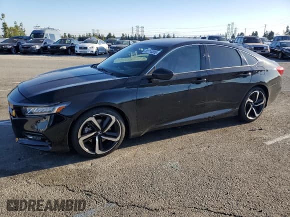 ✅ 2019 Honda Accord Sport • VIN: 1HGCV1F35KA061008 • Лот: 82714305. Опубликован ранее на Copart с пробегом 90 603 миль. Бесплатный доступ к архиву аукционных продаж из США и подробный отчёт об истории автомобиля на DreamBid. Изображение 1.