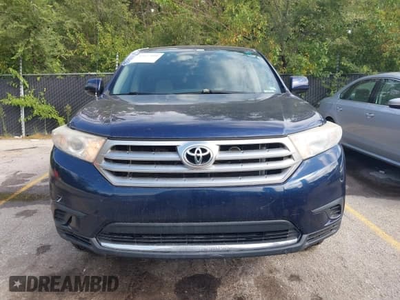 ✅ 2011 Toyota Highlander • VIN: 5TDBK3EH5BS062819 • Lot: 43127600. Wystawiony na IAAI z przebiegiem 239 752 mil. Bezpłatny archiwum sprzedaży aukcyjnych z USA i szczegółowy raport historii pojazdu na DreamBid. Zdjęcie 12.