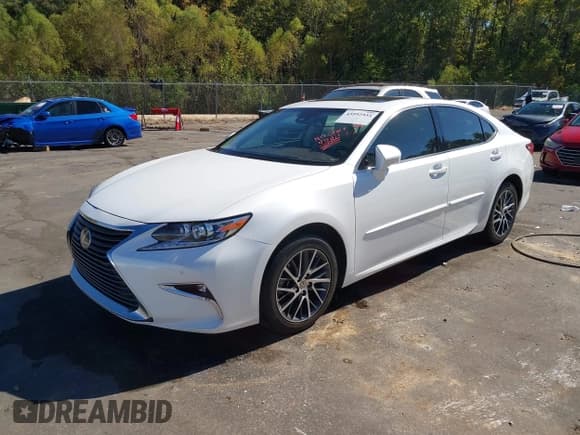 ✅ 2016 Lexus ES 330 • VIN: JTHBK1GG4G2232075 • Lot: 43592333. Listed on IAAI with 98,302 mi. Free auction sales archive from the USA and detailed vehicle history report at DreamBid. Image 2.