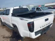 ✅ 2016 Toyota Tacoma SR5 • VIN: 3TMAZ5CN4GM010598 • Lot: 43432512. Wystawiony na IAAI z przebiegiem 89 858 mil. Bezpłatny archiwum sprzedaży aukcyjnych z USA i szczegółowy raport historii pojazdu na DreamBid. Zdjęcie 3.