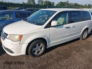 ✅ 2012 Dodge Grand Caravan SXT • VIN: 2C4RDGCG4CR304049 • Lot: 42651102. Wystawiony na IAAI z przebiegiem Nie podano. Bezpłatny archiwum sprzedaży aukcyjnych z USA i szczegółowy raport historii pojazdu na DreamBid. Zdjęcie 2.