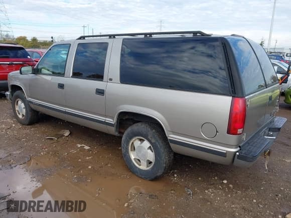 ✅ 1999 Chevrolet Suburban • VIN: 1GNFK16R7XJ471039 • Лот: 43586045. Опубликован ранее на IAAI с пробегом 197 383 миль. Бесплатный доступ к архиву аукционных продаж из США и подробный отчёт об истории автомобиля на DreamBid. Изображение 3.