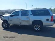 ✅ 2013 Chevrolet Suburban LS • VIN: 1GNSCHE02DR279905 • Lot: 43126475. Wystawiony na IAAI z przebiegiem 126 441 mil. Bezpłatny archiwum sprzedaży aukcyjnych z USA i szczegółowy raport historii pojazdu na DreamBid. Zdjęcie 15.