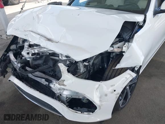 ✅ 2024 Mercedes-Benz C 300 • VIN: W1KAF4GBXRR159088 • Lot: 42465810. Wystawiony na IAAI z przebiegiem Nie podano. Bezpłatny archiwum sprzedaży aukcyjnych z USA i szczegółowy raport historii pojazdu na DreamBid. Zdjęcie 6.