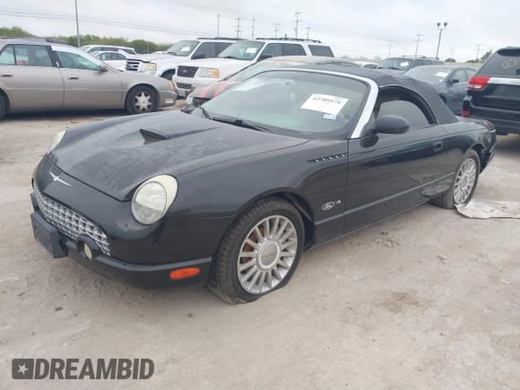✅ 2004 Ford Thunderbird Deluxe • VIN: 1FAHP60A14Y104987 • Лот: 43709571. Опубликован ранее на IAAI с пробегом 101 840 миль. Бесплатный доступ к архиву аукционных продаж из США и подробный отчёт об истории автомобиля на DreamBid. Изображение 2.