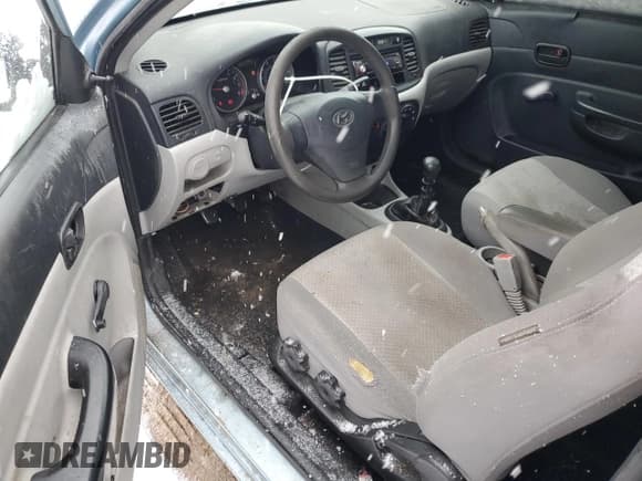 ✅ 2008 Hyundai Accent GS • VIN: KMHCM36C98U065126 • Лот: 84049704. Опубликован ранее на Copart с пробегом 88 563 миль. Бесплатный доступ к архиву аукционных продаж из США и подробный отчёт об истории автомобиля на DreamBid. Изображение 8.