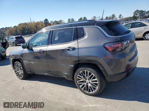 ✅ 2022 Jeep Compass Limited • VIN: 3C4NJDCB9NT141487 • Lot: 90984455. Wystawiony na Copart z przebiegiem 43 428 mil. Bezpłatny archiwum sprzedaży aukcyjnych z USA i szczegółowy raport historii pojazdu na DreamBid. Zdjęcie 2.