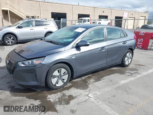 ✅ 2019 Hyundai Ioniq Blue • VIN: KMHC65LC5KU180033 • Lot: 41320893. Wystawiony na IAAI z przebiegiem 71 985 mil. Bezpłatny archiwum sprzedaży aukcyjnych z USA i szczegółowy raport historii pojazdu na DreamBid. Zdjęcie 18.