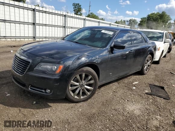 ✅ 2014 Chrysler 300 S • VIN: 2C3CCAGG2EH331537 • Lot: 70134915. Listed on Copart with 205,928 mi. Free auction sales archive from the USA and detailed vehicle history report at DreamBid. Image 1.