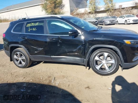 ✅ 2020 Jeep Cherokee Limited • VIN: 1C4PJMDX7LD578362 • Lot: 43575011. Wystawiony na IAAI z przebiegiem 32 635 mil. Bezpłatny archiwum sprzedaży aukcyjnych z USA i szczegółowy raport historii pojazdu na DreamBid. Zdjęcie 13.