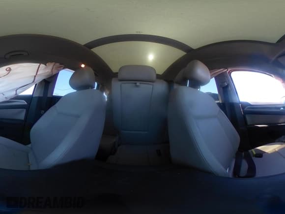 ✅ 2018 Volkswagen Atlas SEL • VIN: 1V2ER2CAXJC552292 • Lot: 43493172. Wystawiony na IAAI z przebiegiem 129 954 mil. Bezpłatny archiwum sprzedaży aukcyjnych z USA i szczegółowy raport historii pojazdu na DreamBid. Zdjęcie 18.