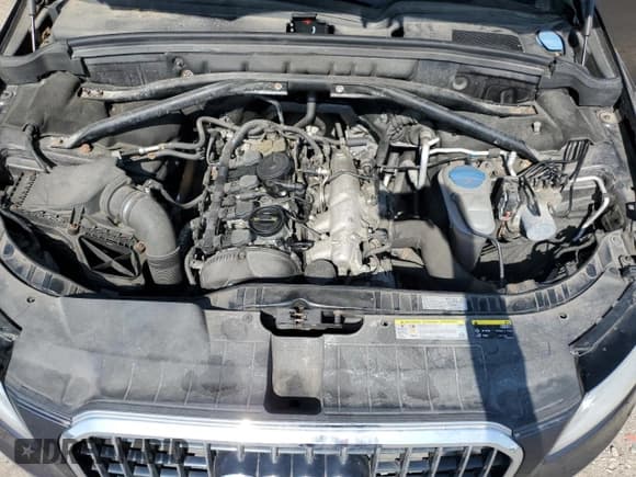 ✅ 2015 Audi Q5 Premium • VIN: WA1CFAFP1FA008045 • Lot: 61505715. Wystawiony na Copart z przebiegiem 127 413 mil. Bezpłatny archiwum sprzedaży aukcyjnych z USA i szczegółowy raport historii pojazdu na DreamBid. Zdjęcie 12.