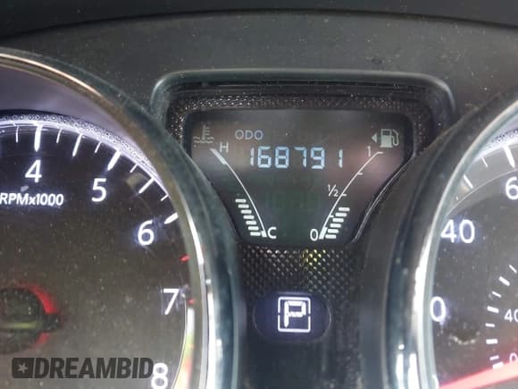 ✅ 2015 Nissan Versa S Plus • VIN: 3N1CN7AP3FL884243 • Lot: 43685905. Wystawiony na IAAI z przebiegiem 168 791 mil. Bezpłatny archiwum sprzedaży aukcyjnych z USA i szczegółowy raport historii pojazdu na DreamBid. Zdjęcie 15.