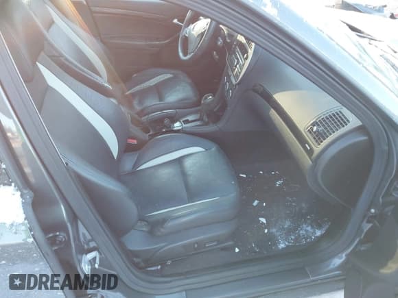 ✅ 2009 Saab 9-3 • VIN: YS3FH42R091017709 • Lot: 41401280. Listed on IAAI with 170,173 mi. Free auction sales archive from the USA and detailed vehicle history report at DreamBid. Image 5.