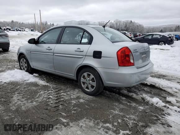 2008 Hyundai Accent GLS z VIN KMHCN46C68U182357, wystawiony jako Copart lot #40635904 z przebiegiem 54 920 mil mil oraz Czysty tytuł • Clean title. Historia ofert i sprzedaży dostępna na DreamBid. Obrazek 2.